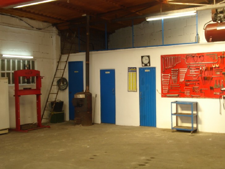 V_1090 -  Nave en  Vilagarcia de Arousa