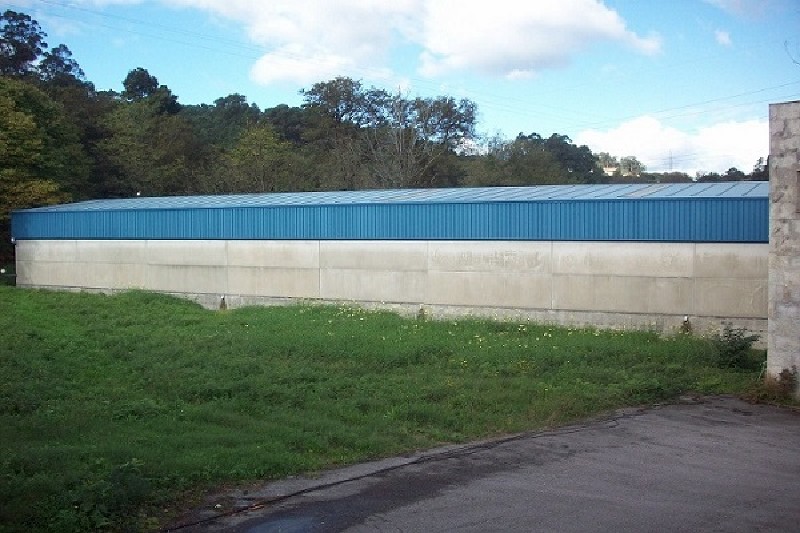 V_1175 -  Nave en  PONTEVEDRA