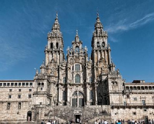 Pisos, casas, chalets... en SANTIAGO DE COMPOSTELA- CENTRO